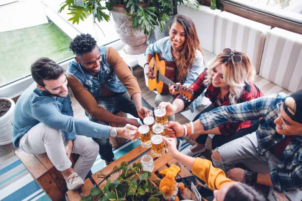 Happy hour בחברות